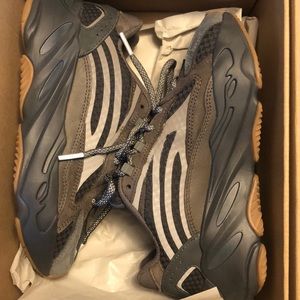 Yeezy Boost 700 V2